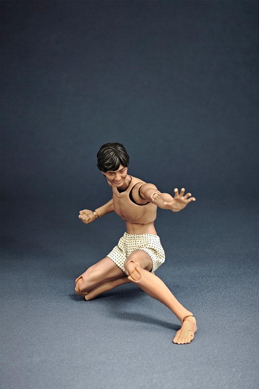 FIGURE-203492_09.jpg