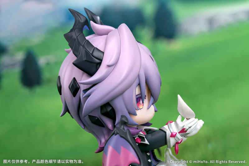 FIGURE-203678_09.jpg