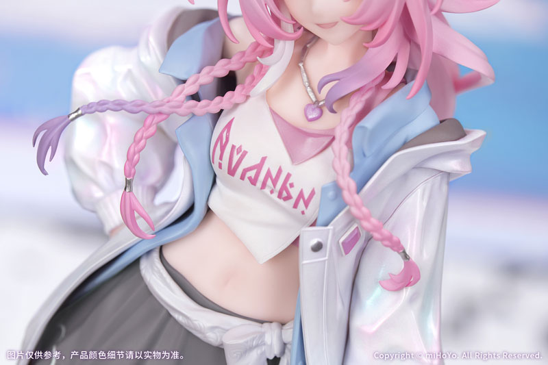 FIGURE-203768_03.jpg
