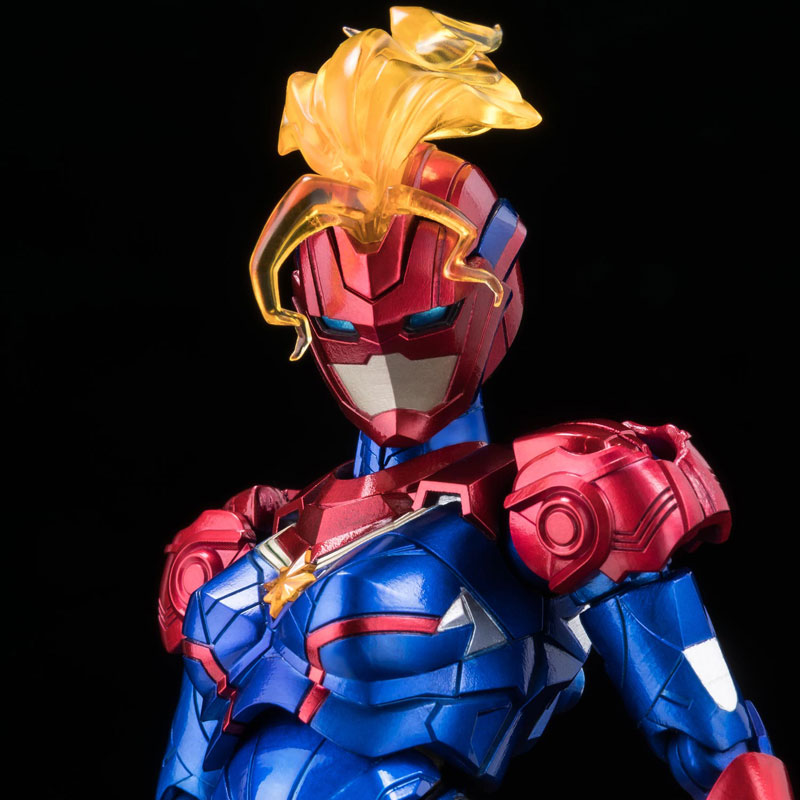 ファイティングアーマー キャプテン・マーベル アクションフィギュア