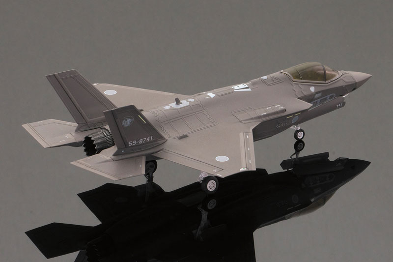 1/72 航空自衛隊 F-35A ライトニングII 第303飛行隊 プラモデル