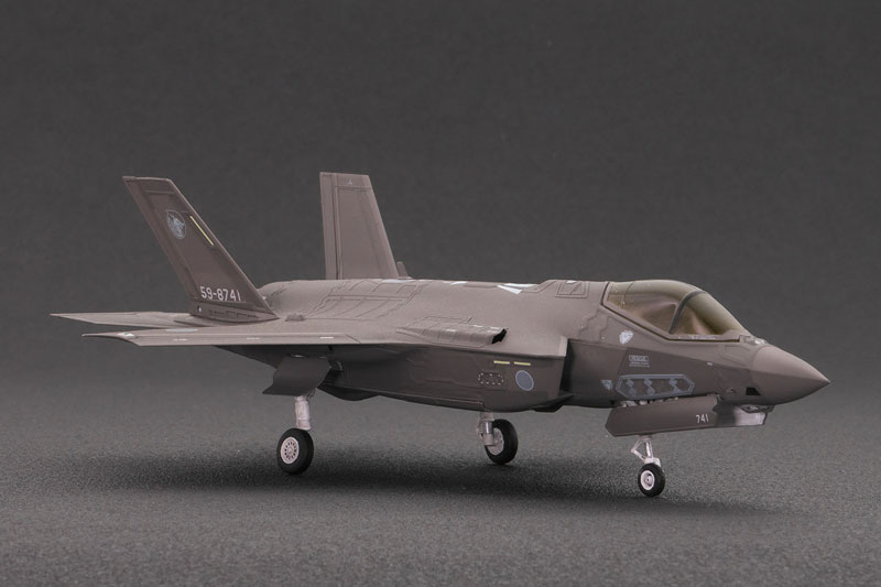 1/72 航空自衛隊 F-35A ライトニングII 第303飛行隊 プラモデル