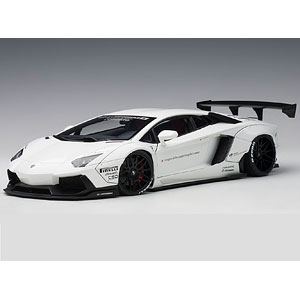 1/18 リバティーウォーク LB-WORKS ランボルギーニ アヴェンタドール （ホワイト）