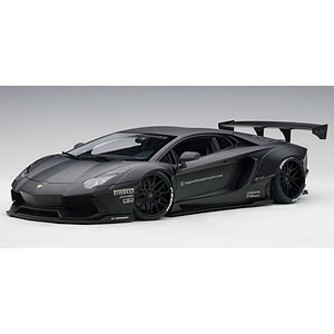 1/18 リバティーウォーク LB-WORKS ランボルギーニ アヴェンタドール （マット・ブラック）