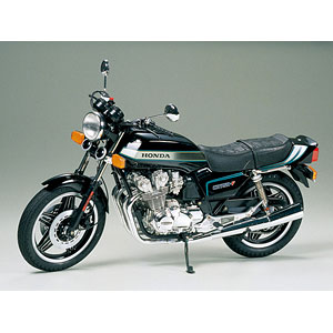 ↓タミヤ1/6スケールダックス Honda ST70ホンダCB750Fプラモデル