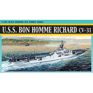 1/700 アメリカ海軍 航空母艦 U.S.Sボノム・リシャールCV-31 朝鮮戦争 プラモデル