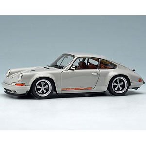 メイクアップビジョンの1／43ポルシエ911Ｒホワイト／ブラックストライプ メイクアップビジョンの1／43ポルシエ911Rホワイト／ブラック