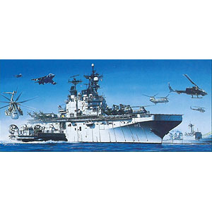 1/700 アメリカ海軍 強襲揚陸艦 サイパン プラモデル