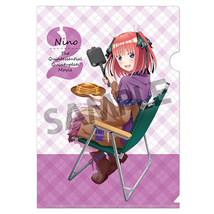 映画 五等分の花嫁 描き下ろしクリアファイル 中野二乃 キャンプ ver.