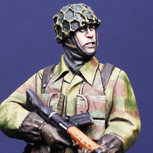 1/35 WWII ドイツ G43(Gew43)半自動小銃を持つ降下猟兵 アルデンヌ1944