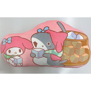 おでかけ子ザメ×サンリオ ダイカットふわむにゅクッション KU[KThingS