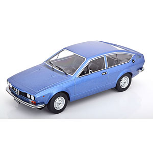 1/18 アルファロメオ アルフェッタ GT 1.6 1976 レッド[KKスケール