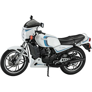 1/12 ヤマハ RZ250 (4L3) w/カウル (1982) プラモデル