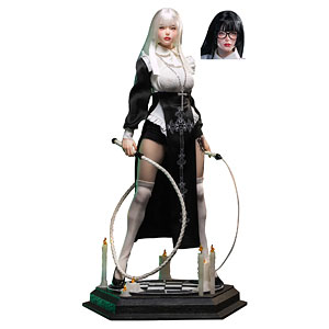 Amazon | クイーンズゲイト 運命に翻弄される娘 ピュラ グッズ