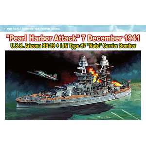 1/700 WW.II 1941年12月8日 真珠湾攻撃 アメリカ海軍戦艦アリゾナ BB-39＆日本海軍 九七式艦上攻撃機2機付属