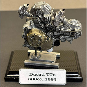 1/12 ドゥカティ TT2 600cc 1982 エンジンセット