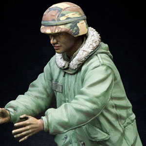 1/35 現用 アメリカ フィッシュテールパーカーを着た兵士 荷物積み込み(ヘッド3個付)